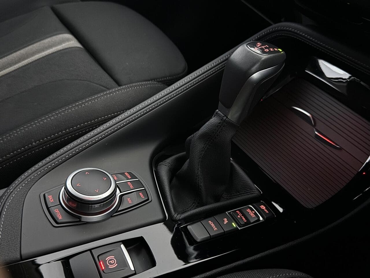 BMW X2 thumbnail Interior Front