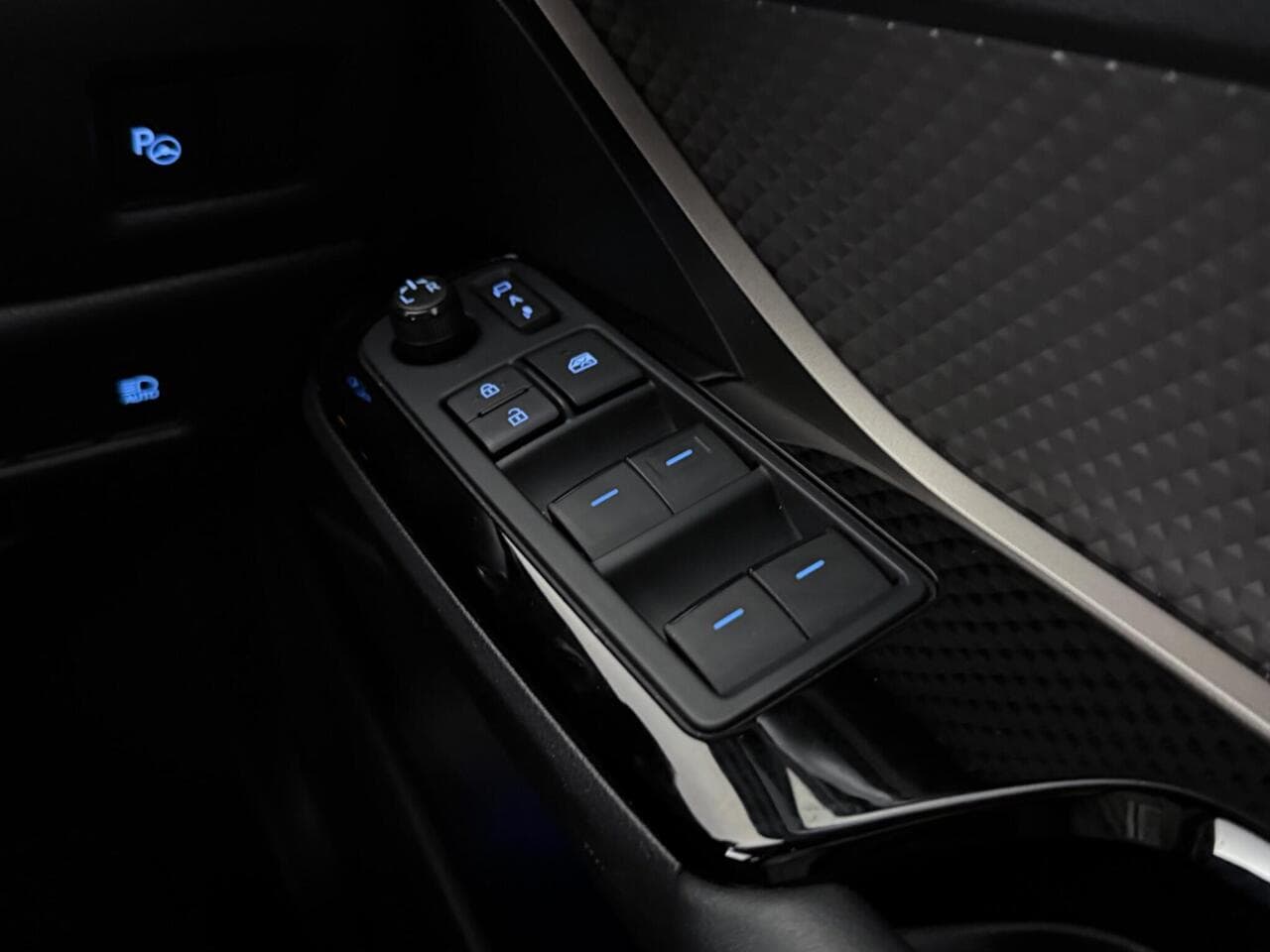 Toyota C-HR thumbnail Misc Controls