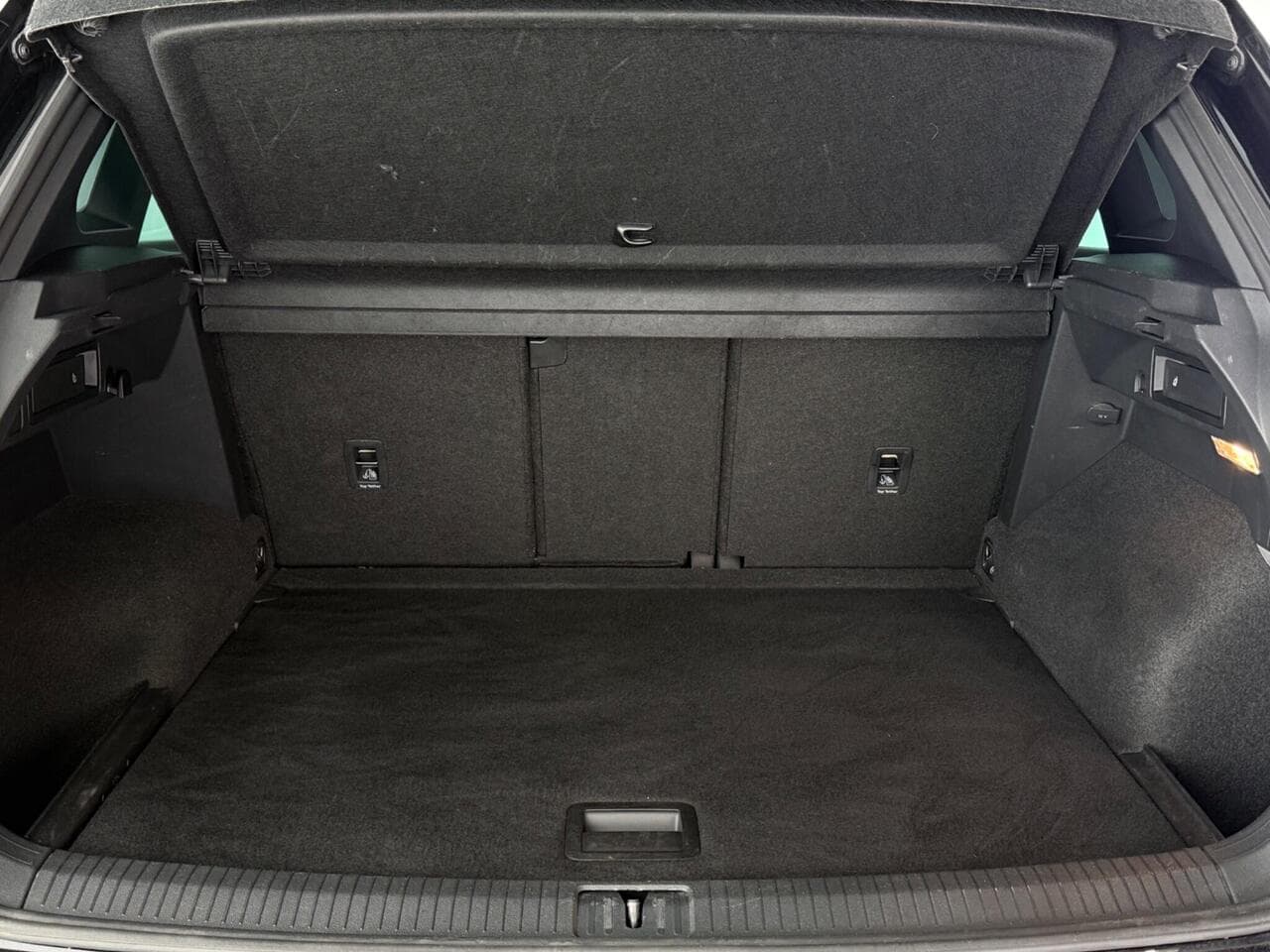 Volkswagen Tiguan thumbnail Boot