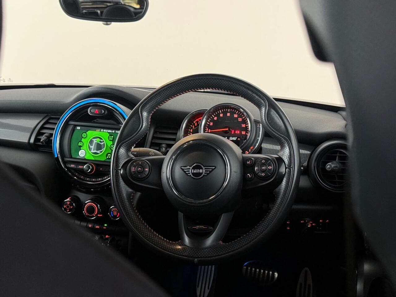 MINI Hatch thumbnail Steering Wheel