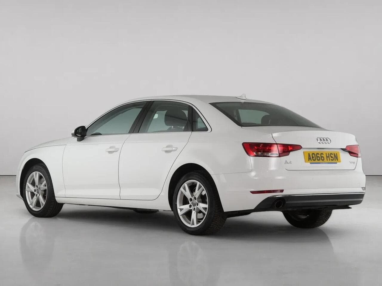 Audi A4 thumbnail Rear Left
