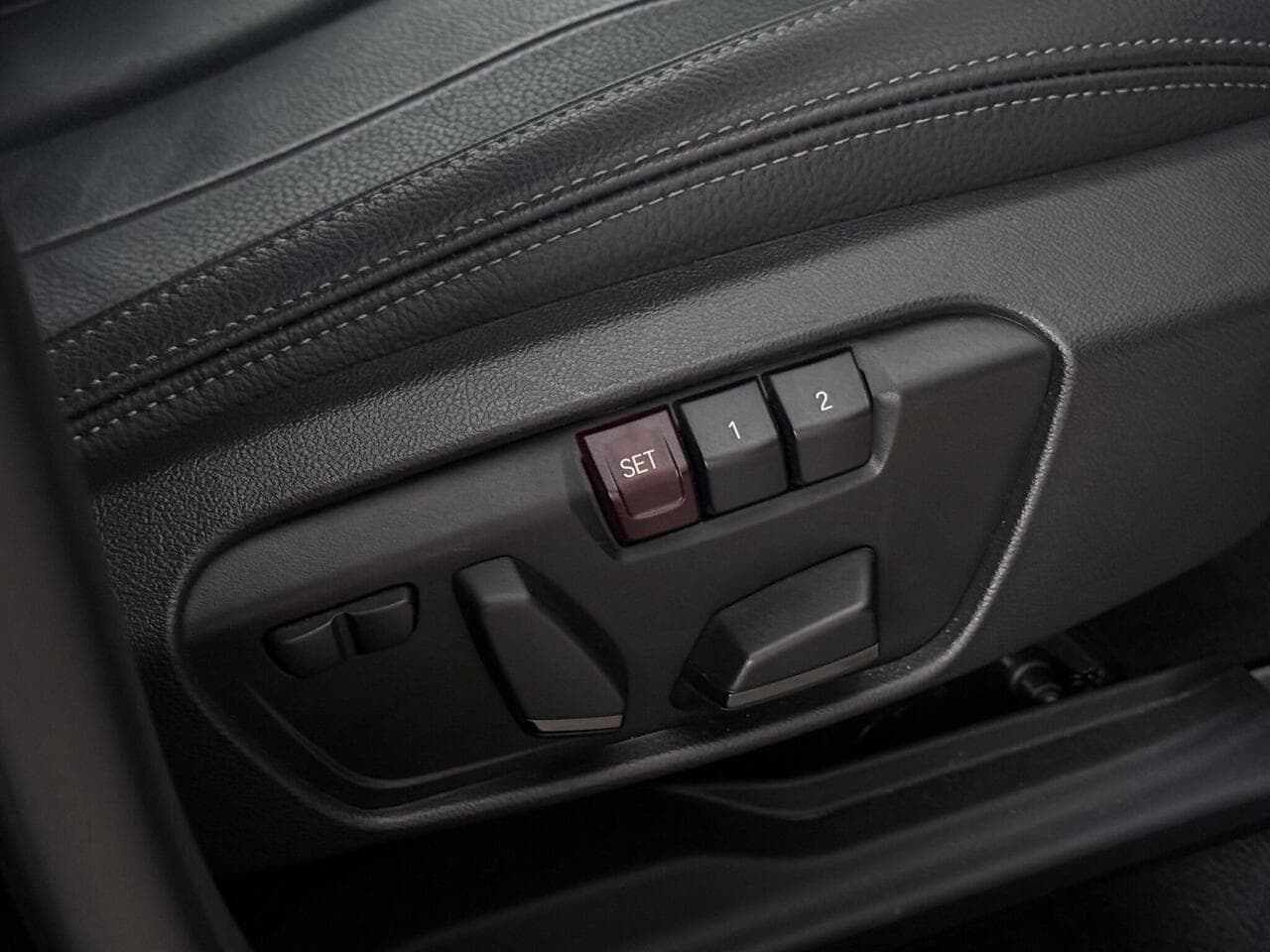 BMW X1 thumbnail Misc Controls