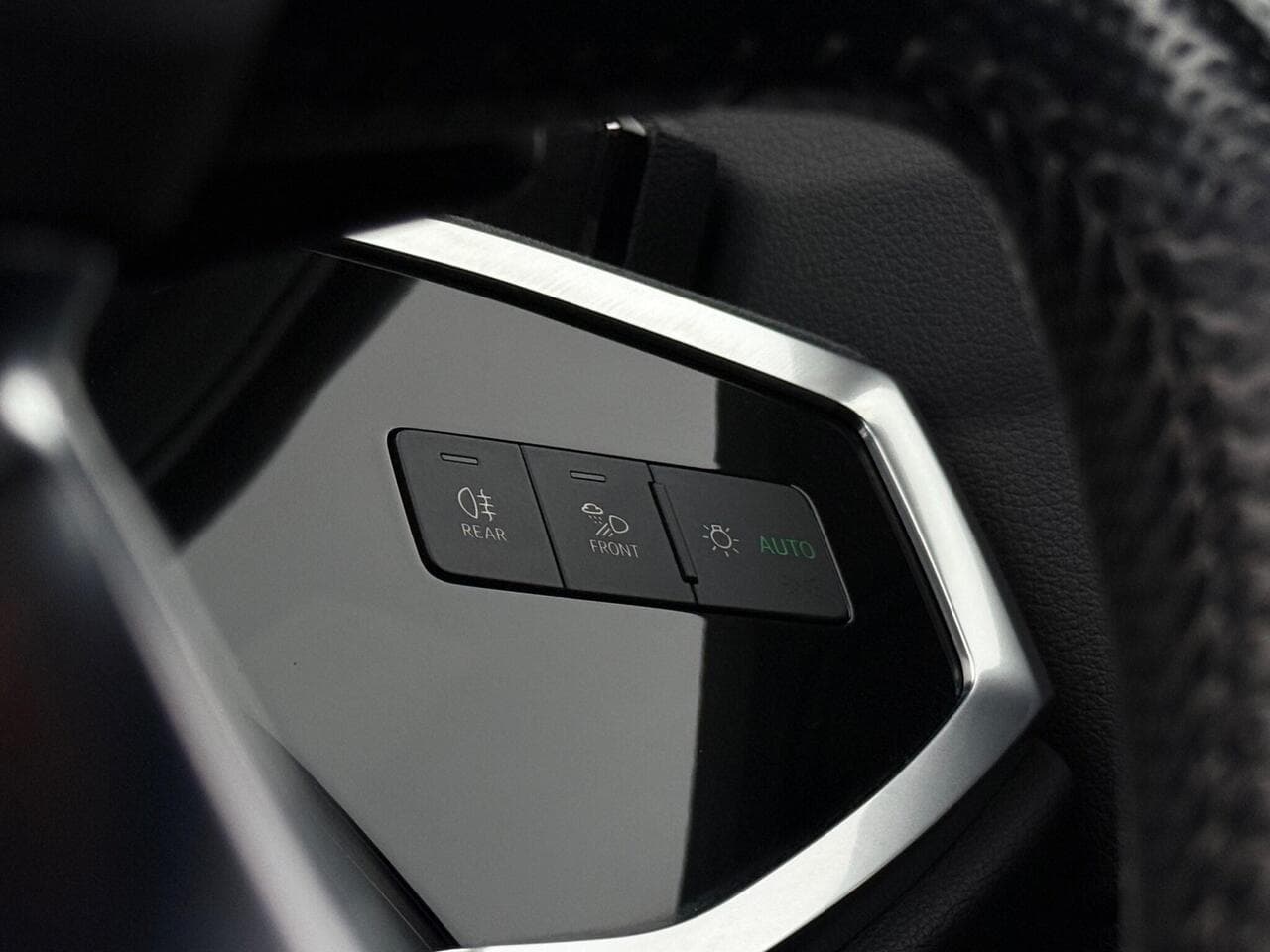 Audi Q3 thumbnail Misc Controls