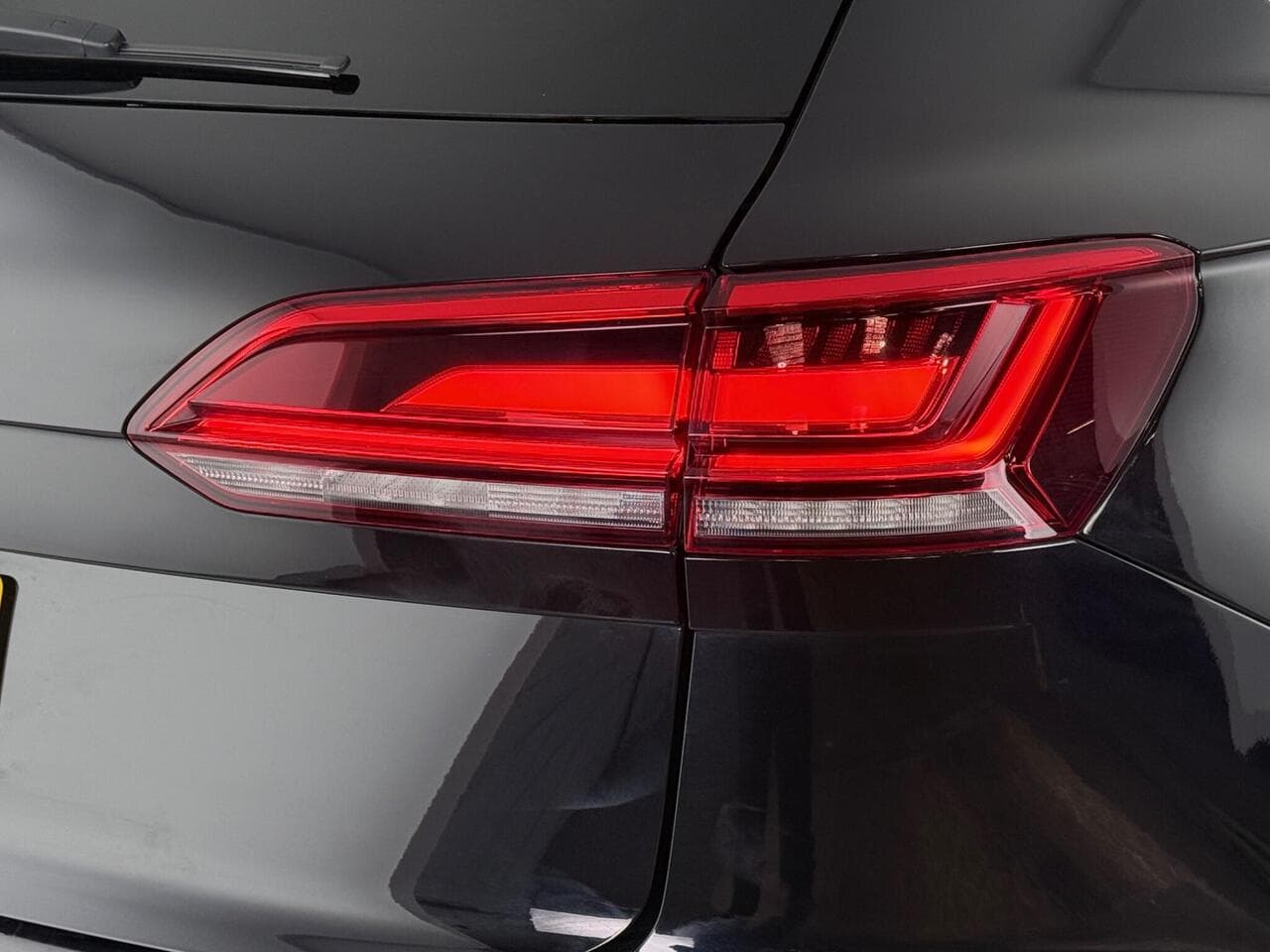 Volkswagen Touareg thumbnail Lights Rear