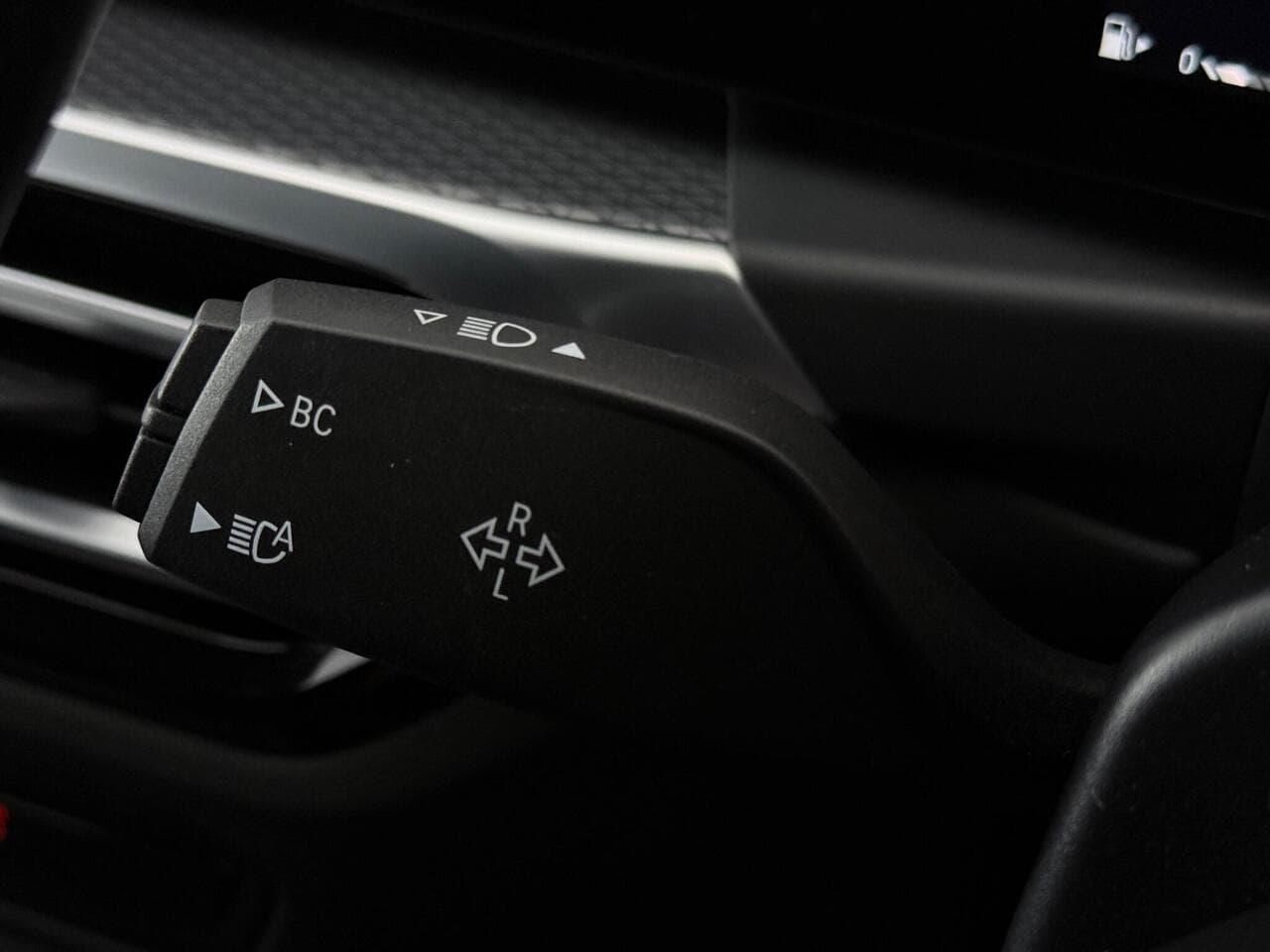 BMW 3 Series thumbnail Misc Controls