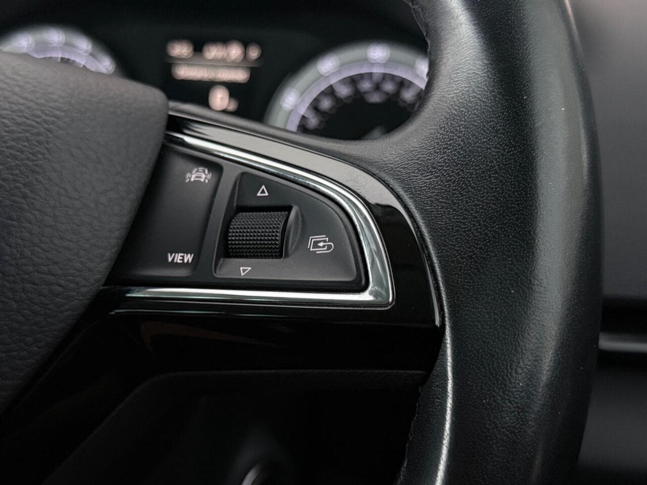 Skoda Karoq thumbnail Misc Controls