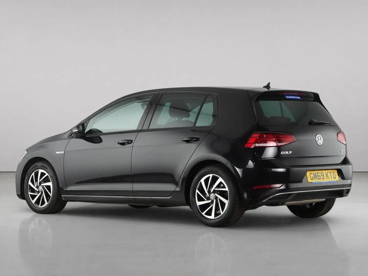 Volkswagen Golf thumbnail Rear Left