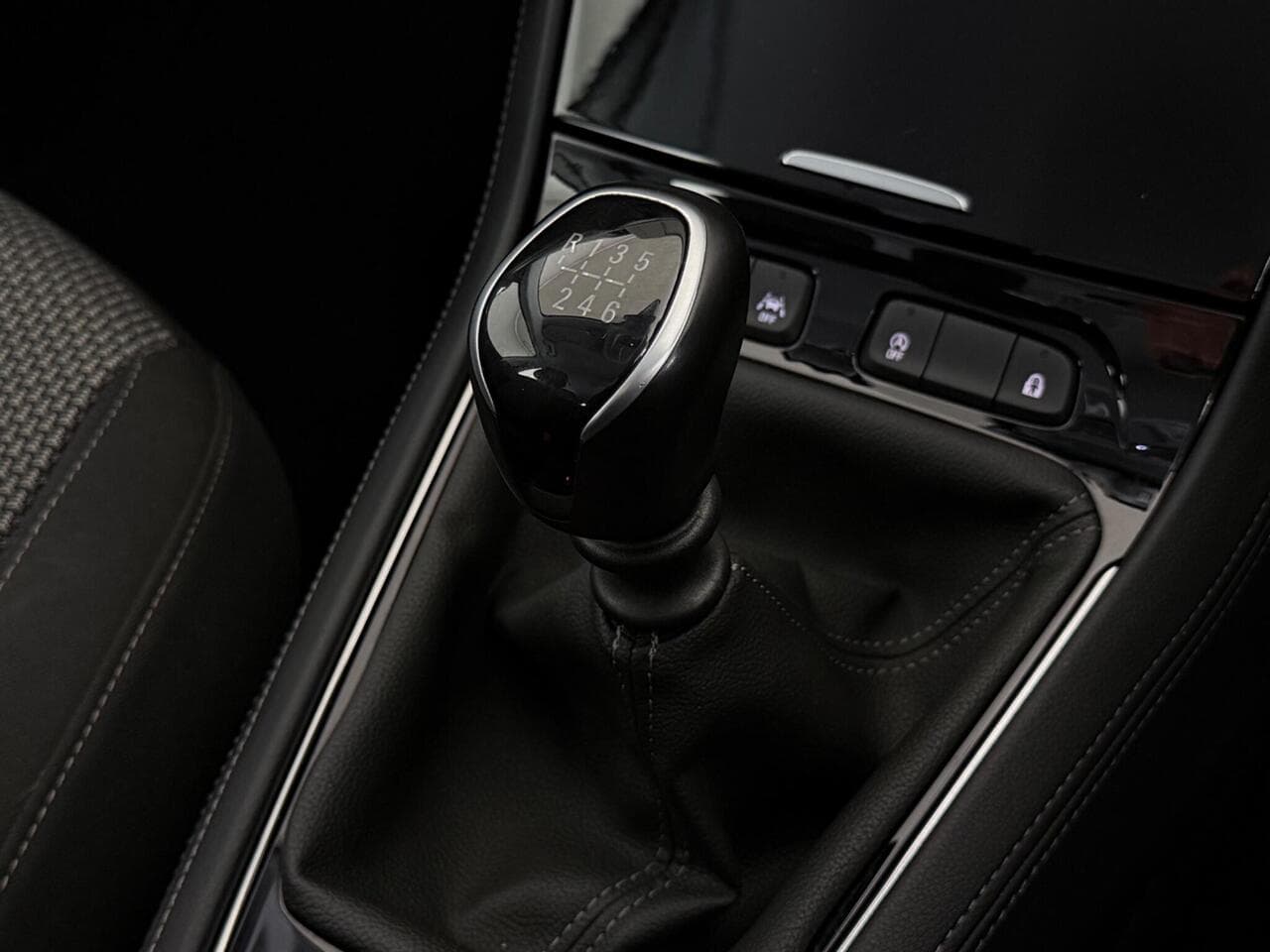 Vauxhall Grandland thumbnail Interior Front