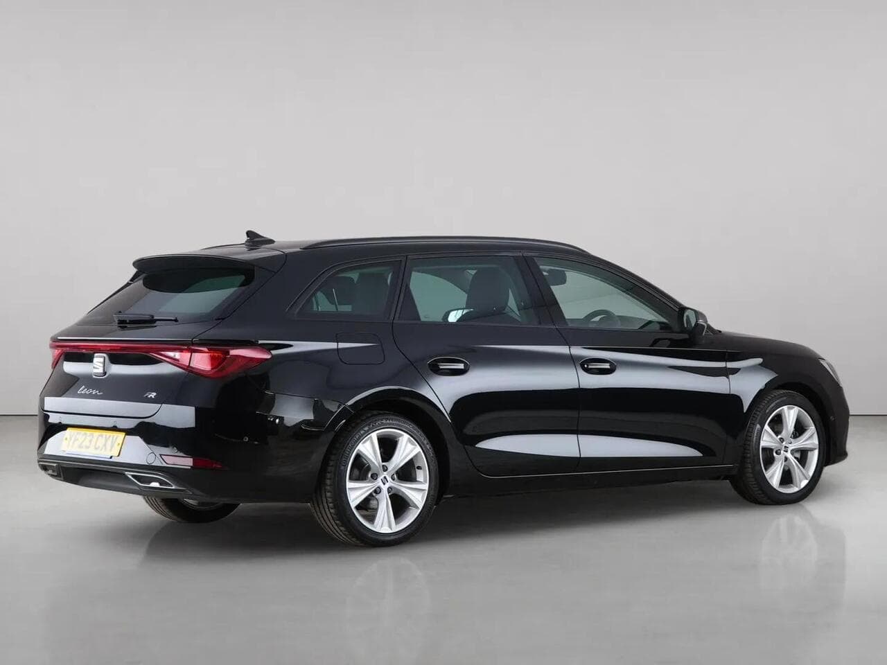 SEAT Leon thumbnail Rear Right