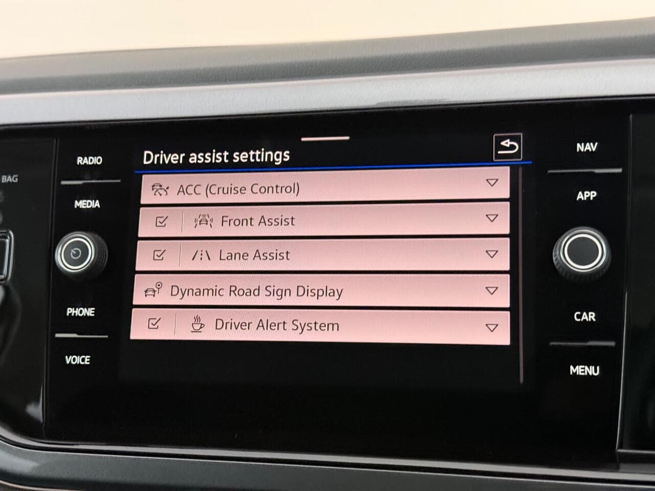 Volkswagen Polo thumbnail Infotainment System