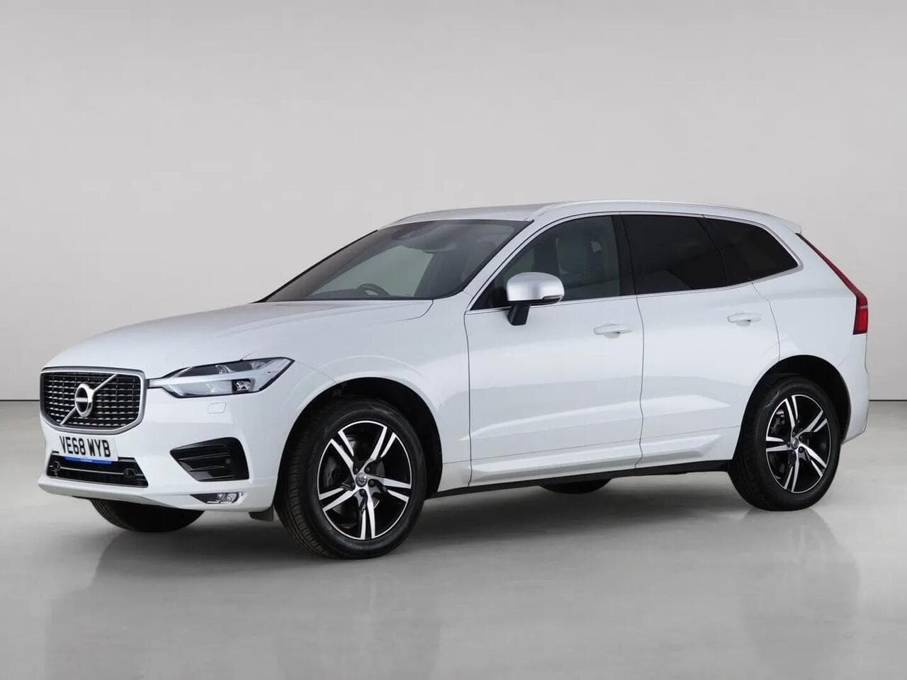 Volvo XC60 thumbnail Front Left