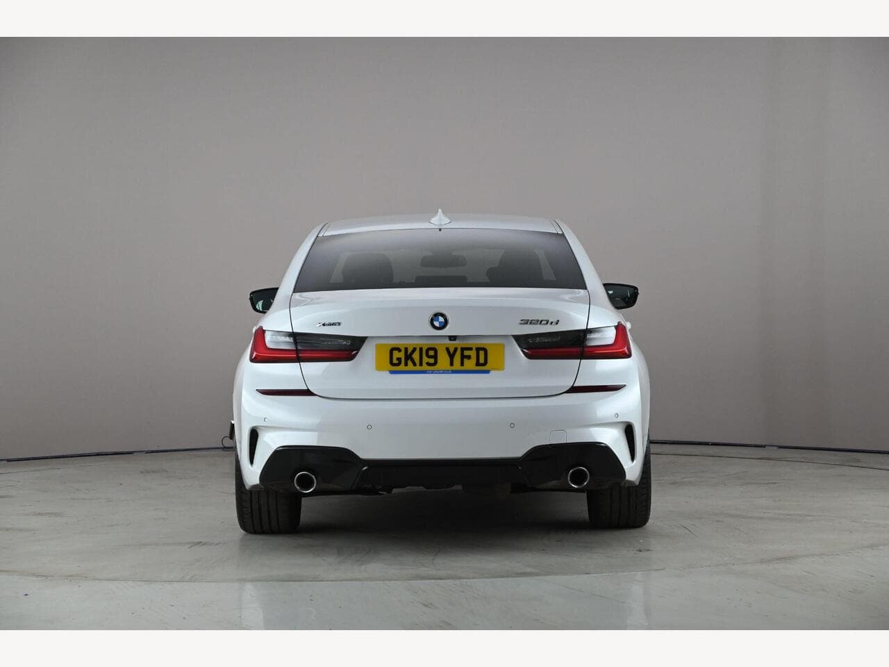 BMW 3 Series thumbnail Rear