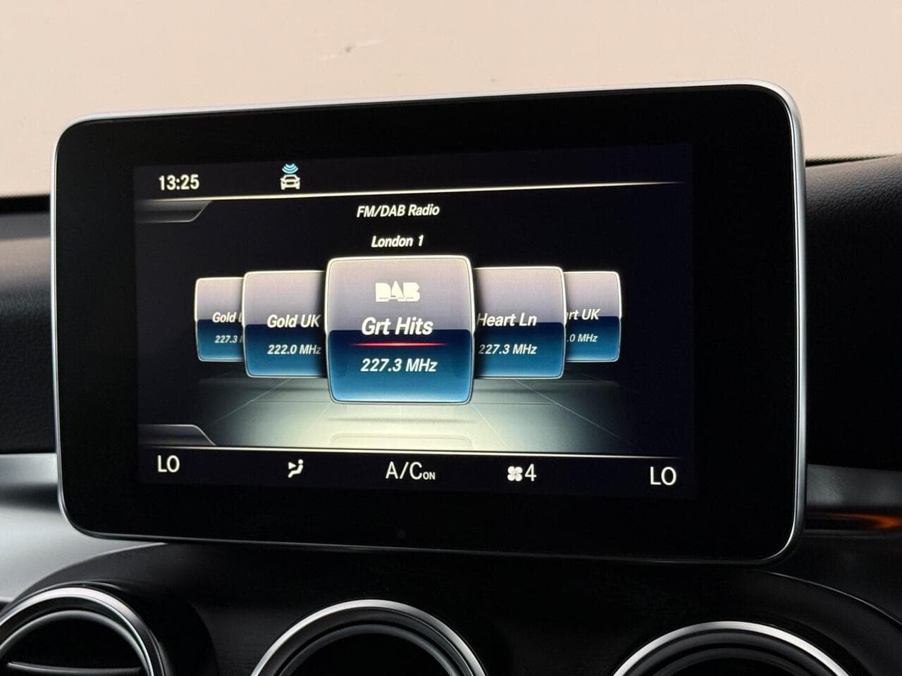 Mercedes-Benz GLC thumbnail Infotainment System
