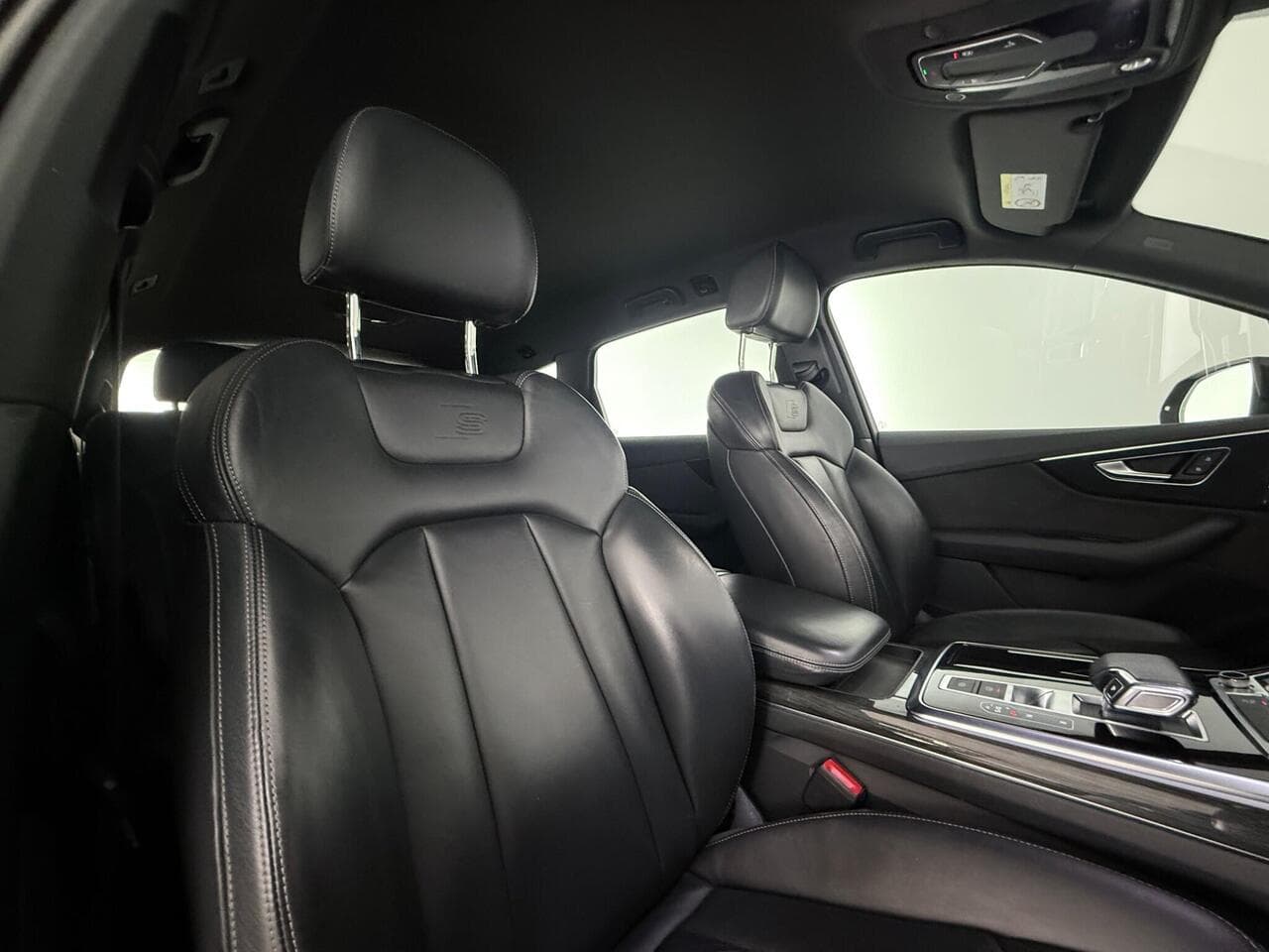 Audi Q7 thumbnail Seat Driver
