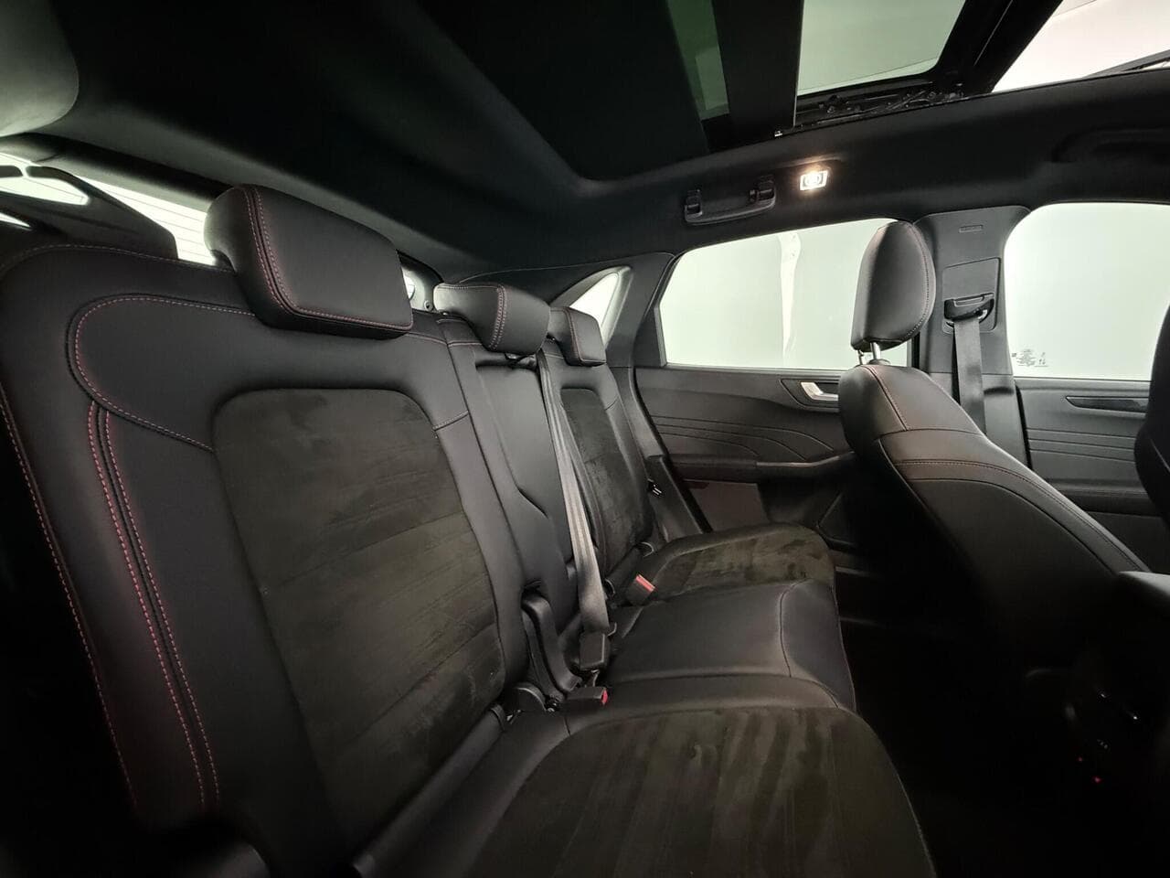 Ford Kuga thumbnail Seats Rear