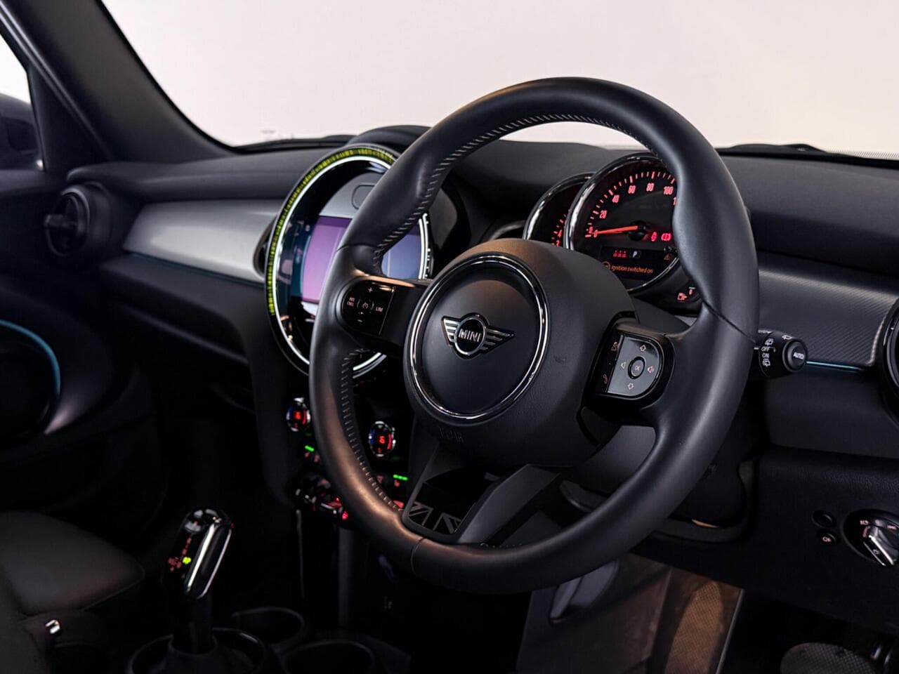 MINI Hatch thumbnail Interior Front