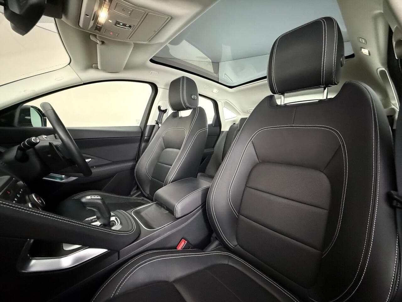 Jaguar E-PACE thumbnail Seat Front Passenger