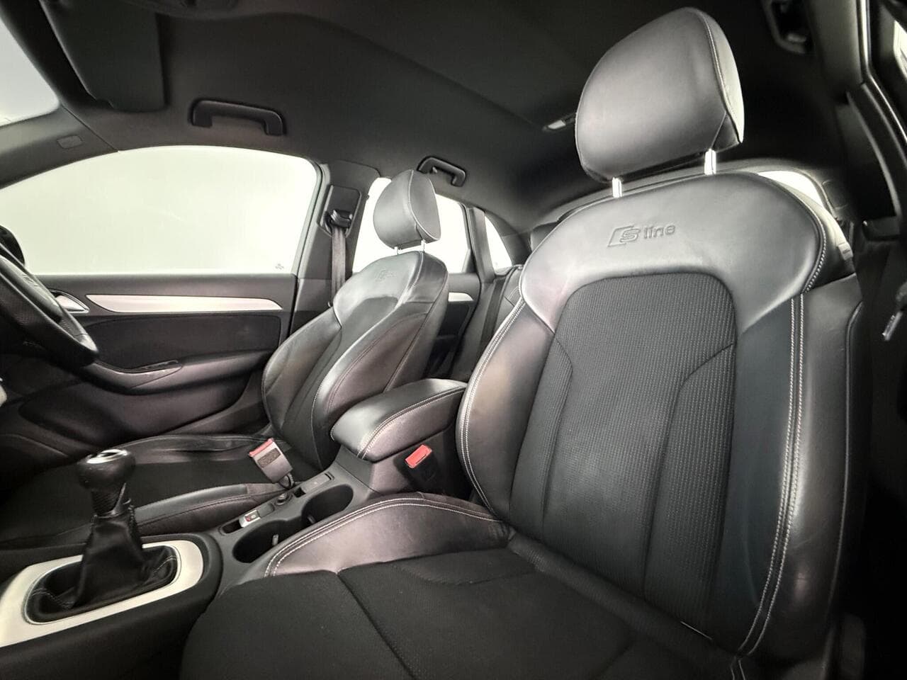 Audi Q3 thumbnail Seat Front Passenger
