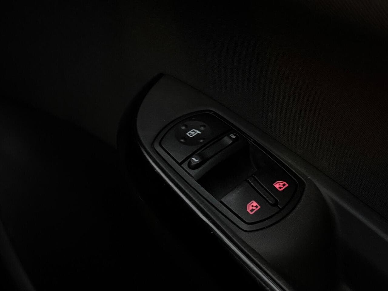 Vauxhall Corsa thumbnail Misc Controls