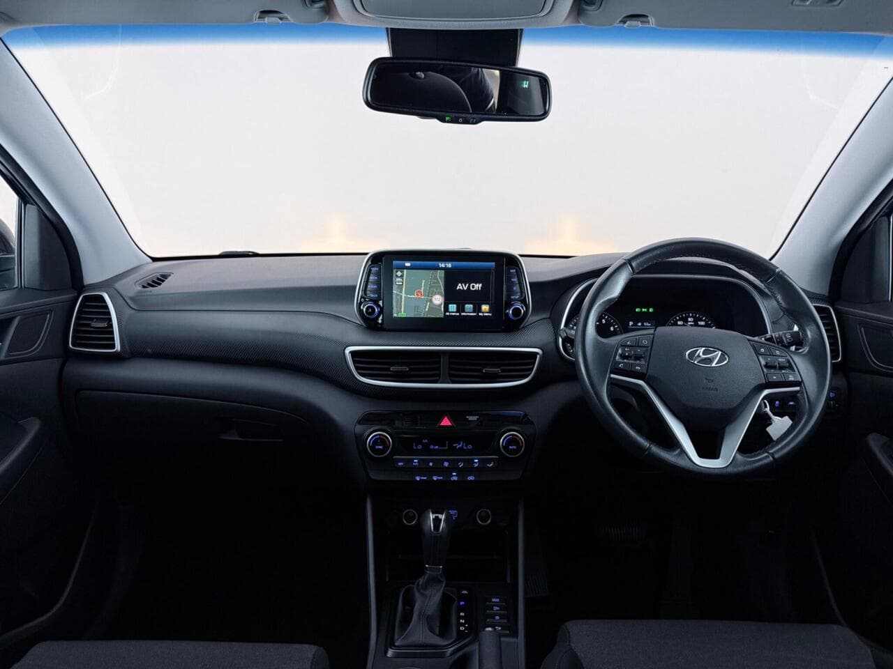 Hyundai TUCSON thumbnail Interior Front