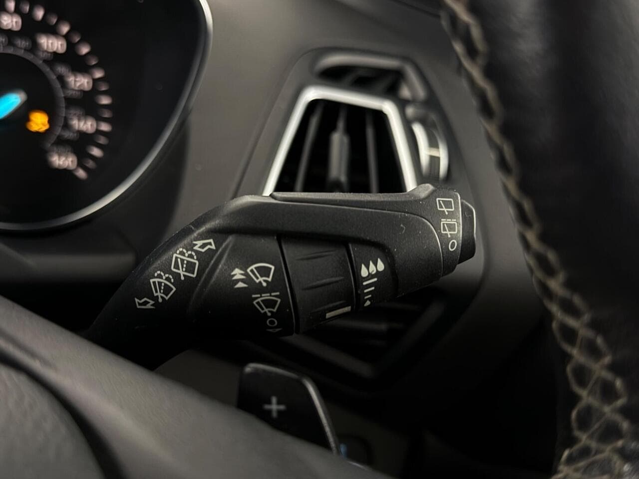 Ford Kuga thumbnail Misc Controls