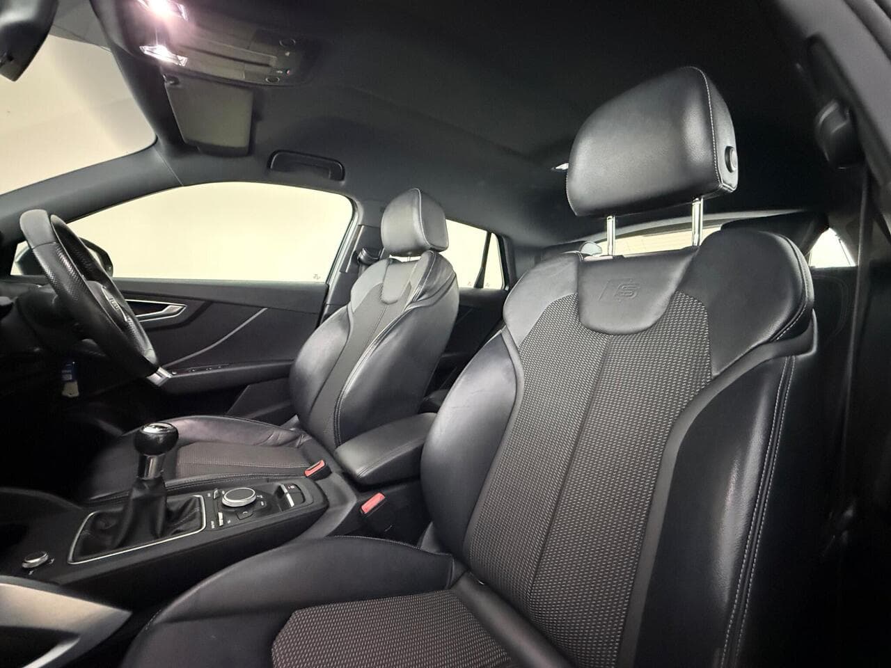 Audi Q2 thumbnail Seat Front Passenger
