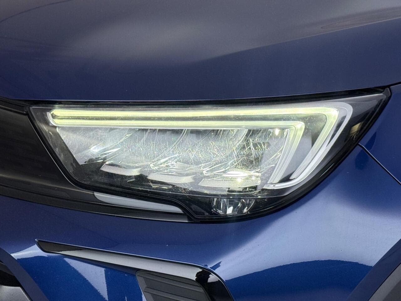 Vauxhall Crossland thumbnail Lights Front