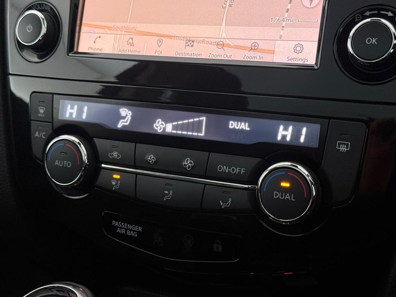 Nissan Qashqai thumbnail Infotainment System