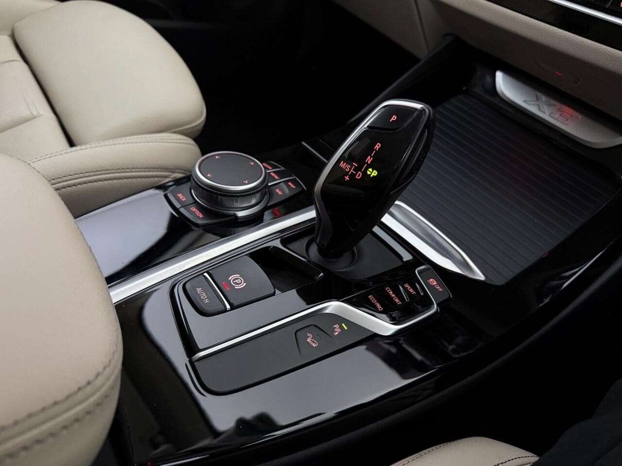 BMW X3 thumbnail Interior Front