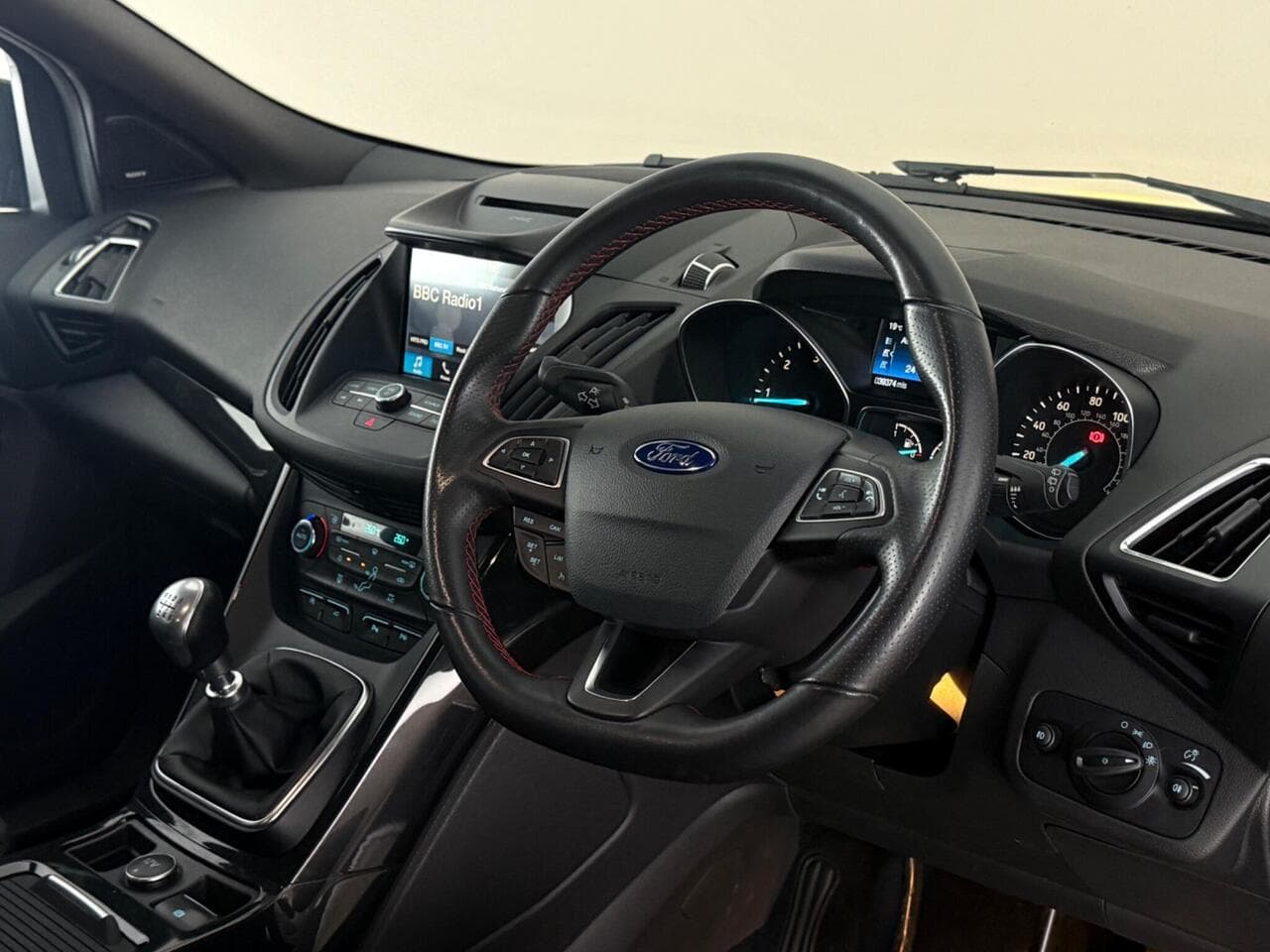 Ford Kuga thumbnail Interior Front
