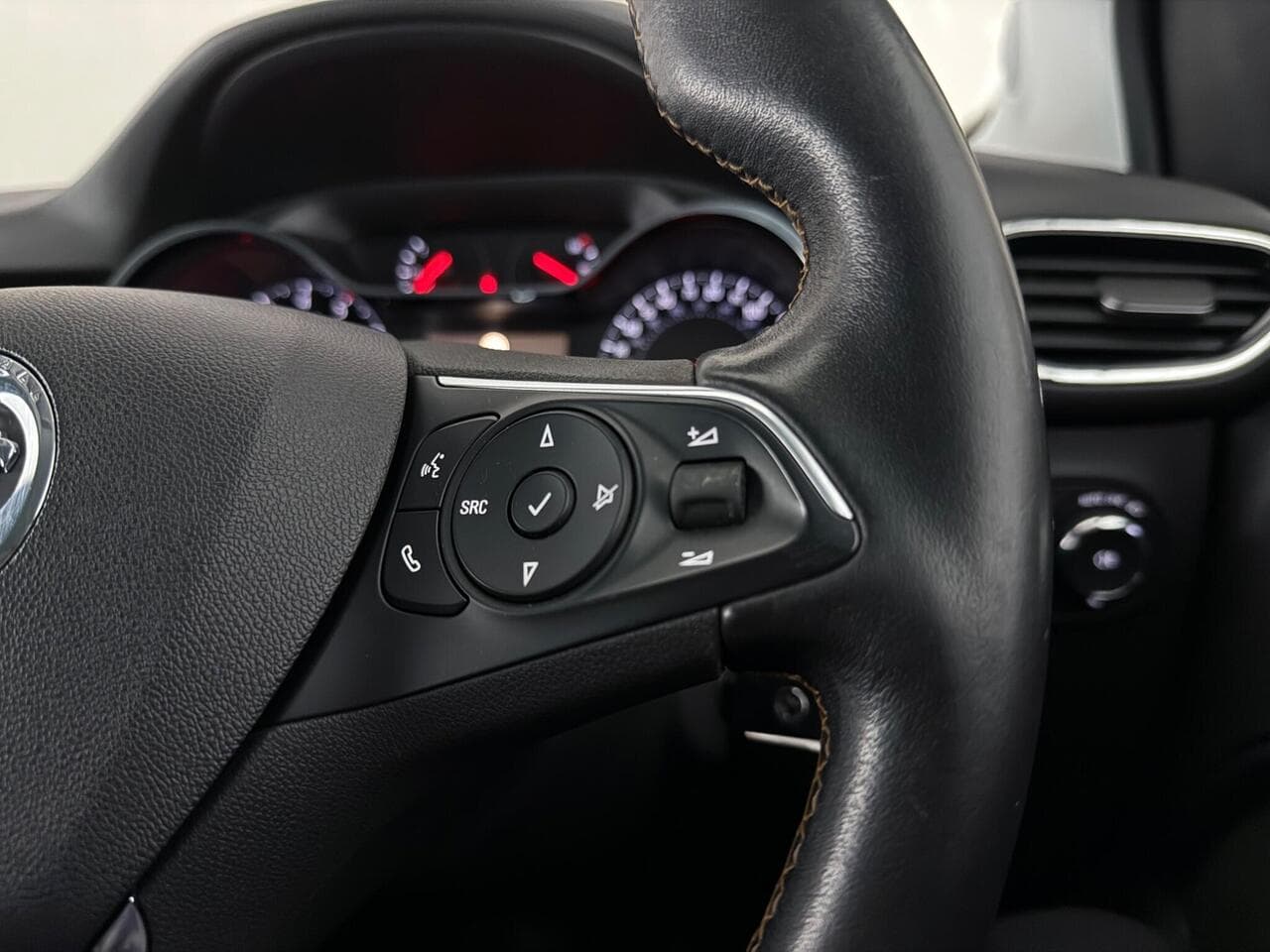 Vauxhall Crossland X thumbnail Misc Controls