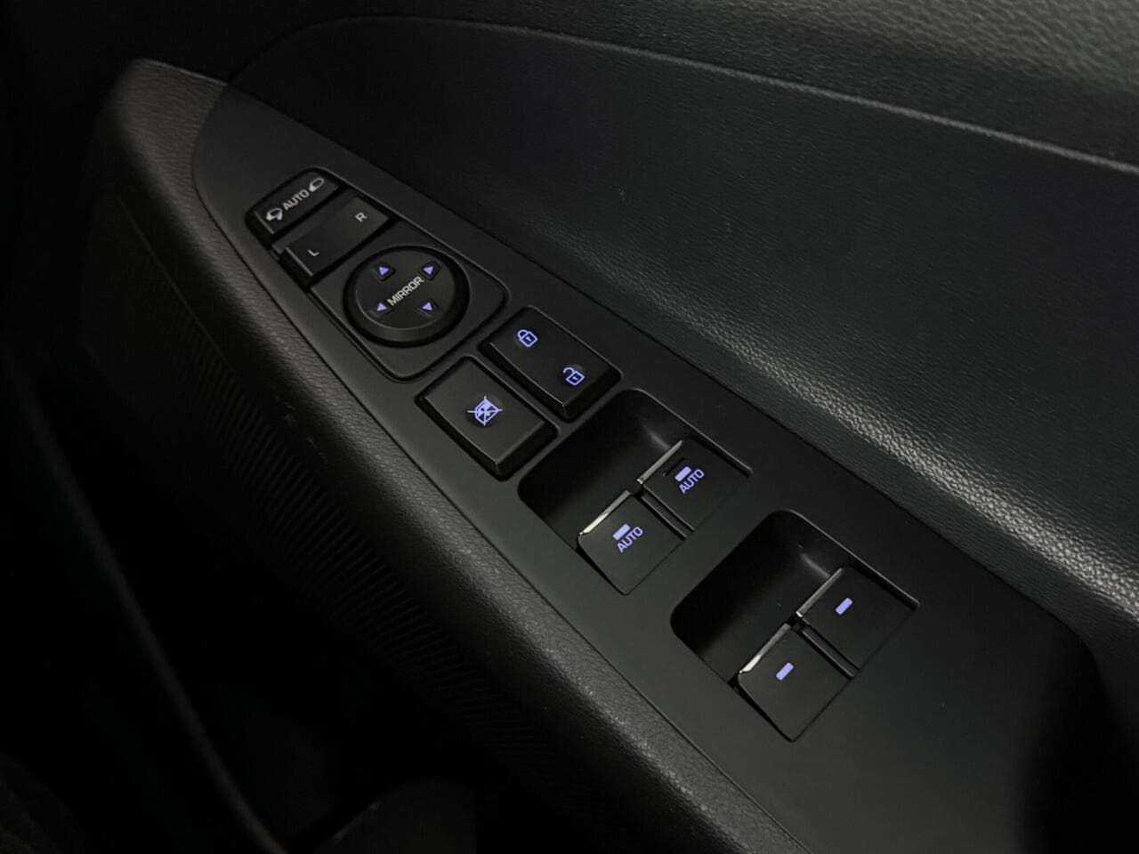 Hyundai TUCSON thumbnail Misc Controls