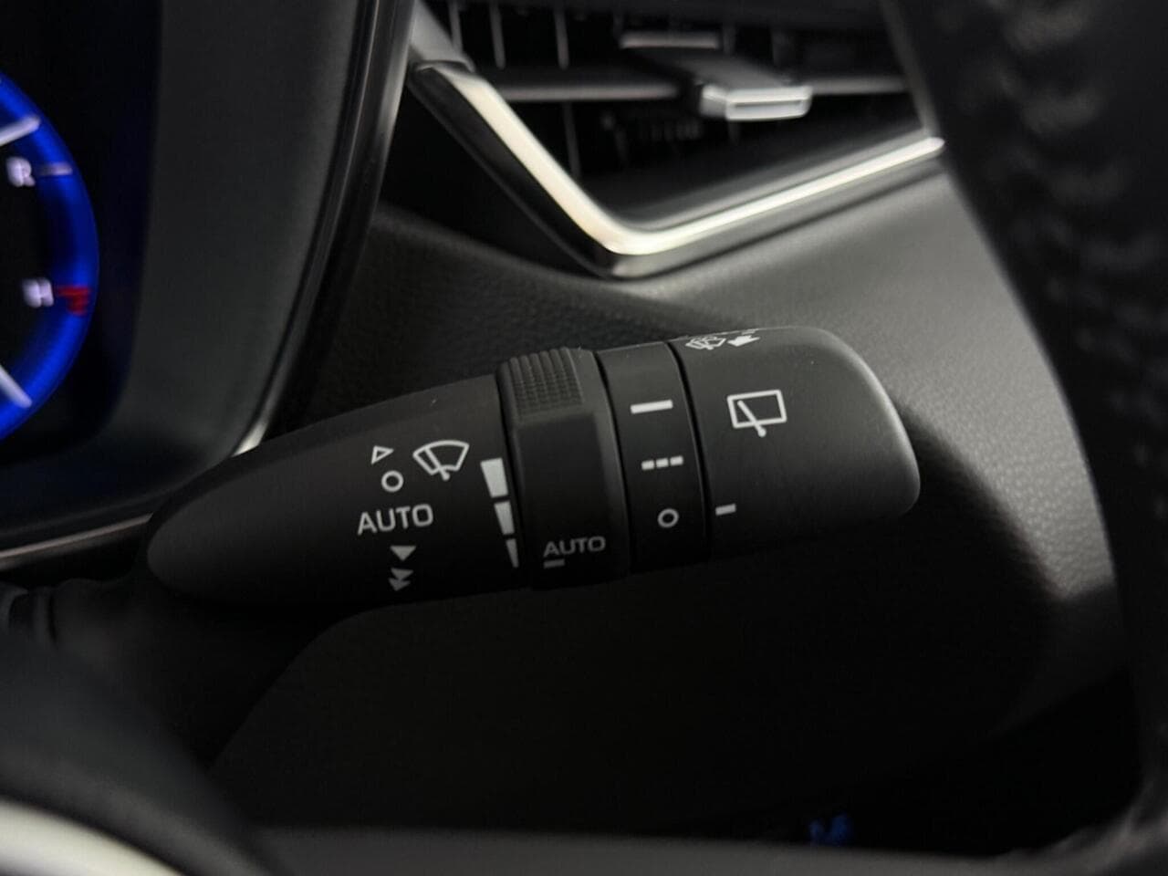 Toyota Corolla thumbnail Misc Controls