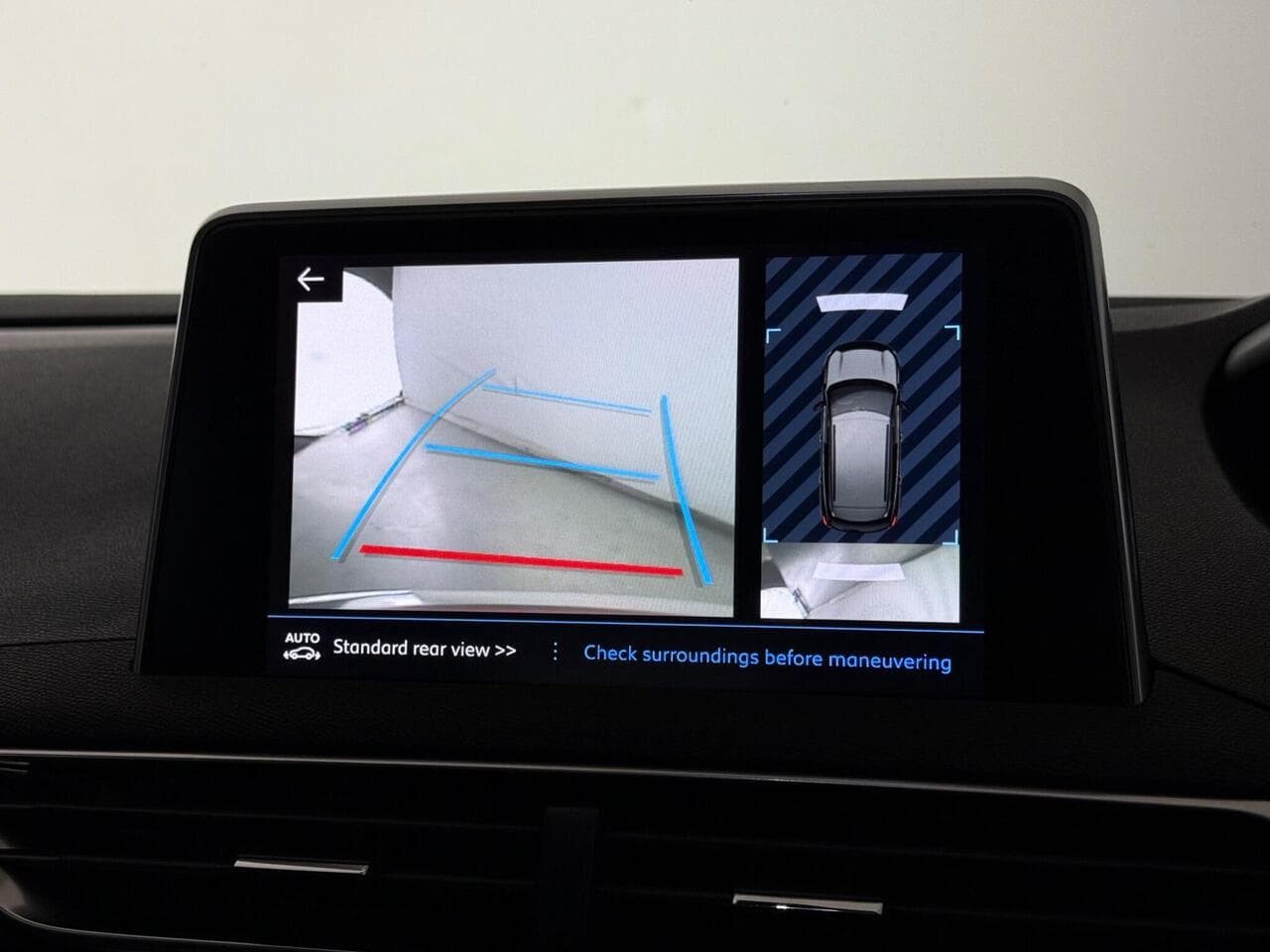 Peugeot 3008 thumbnail Infotainment System