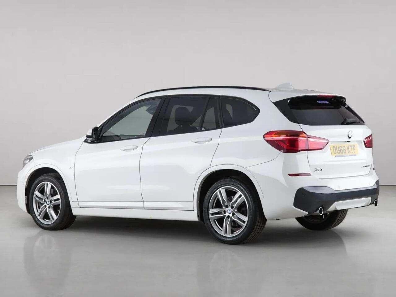 BMW X1 thumbnail Rear Left