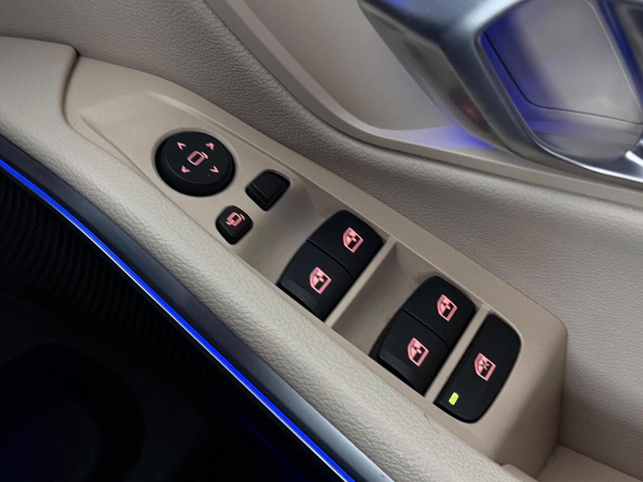 BMW 3 Series thumbnail Misc Controls
