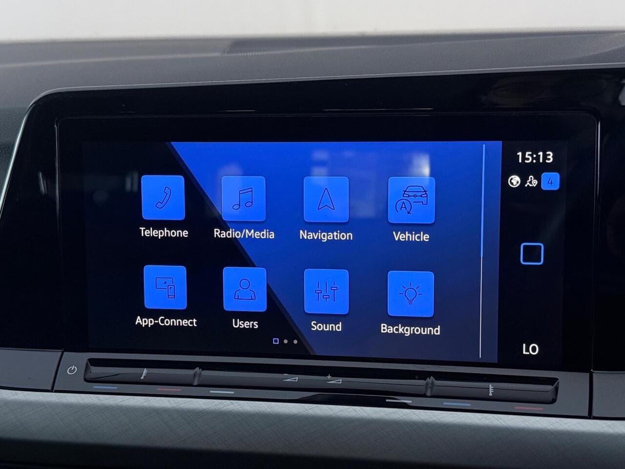 Volkswagen Golf thumbnail Infotainment System