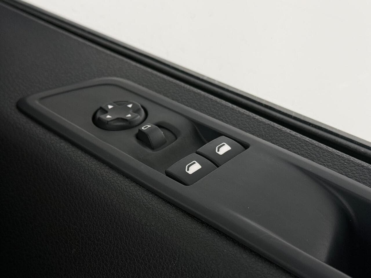 Vauxhall Vivaro thumbnail Misc Controls