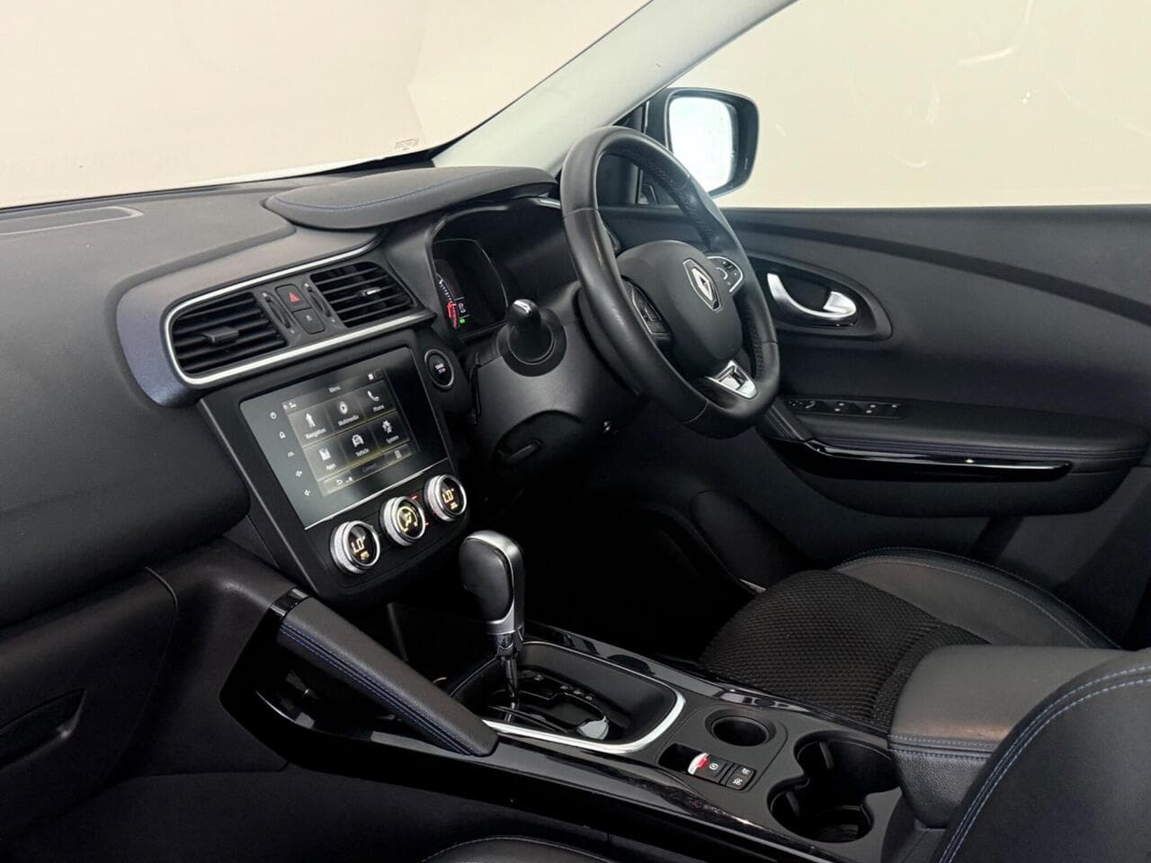 Renault Kadjar thumbnail Interior Front