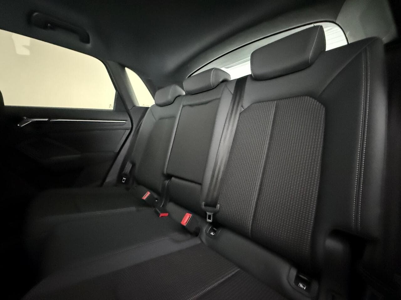 Audi Q3 thumbnail Seats Rear