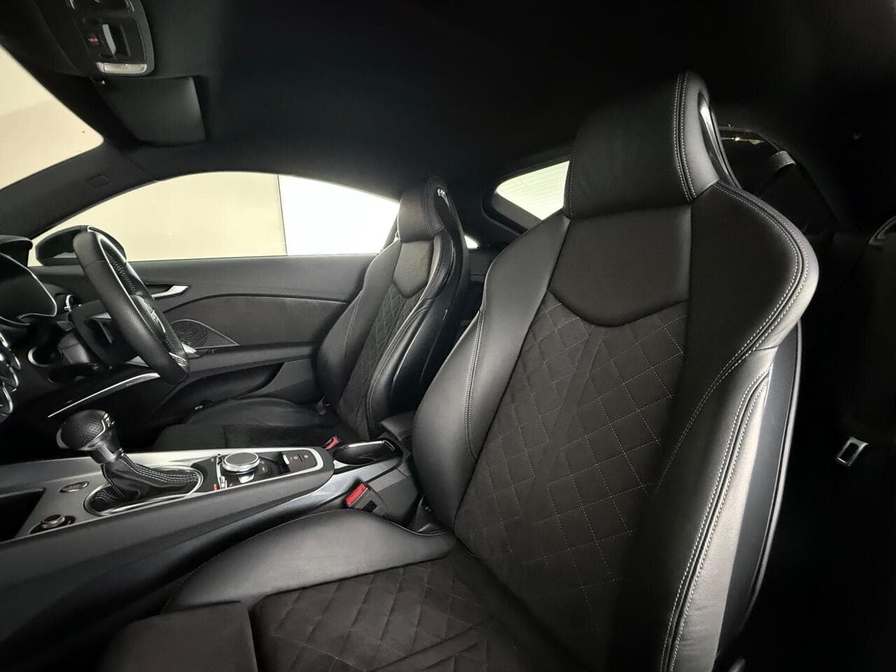 Audi TT thumbnail Seat Front Passenger