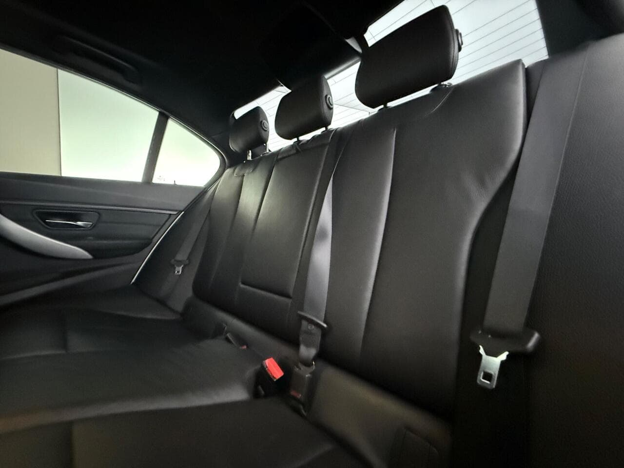 BMW 3 Series thumbnail Seats Rear