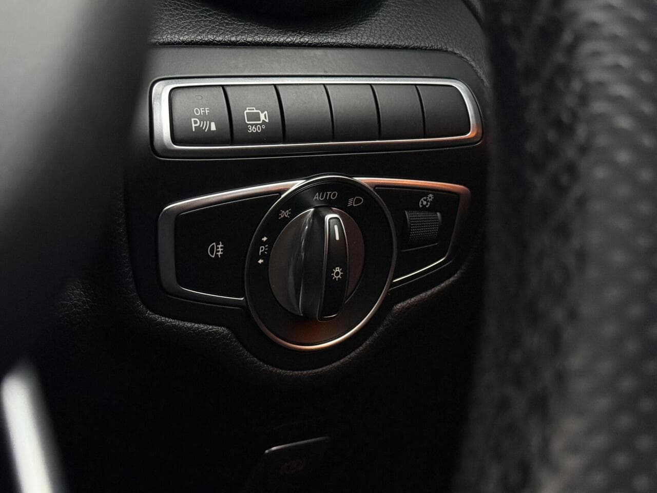 Mercedes-Benz GLC thumbnail Misc Controls