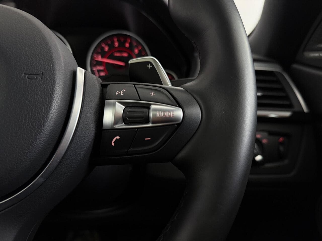 BMW 4 Series Gran Coupe thumbnail Misc Controls