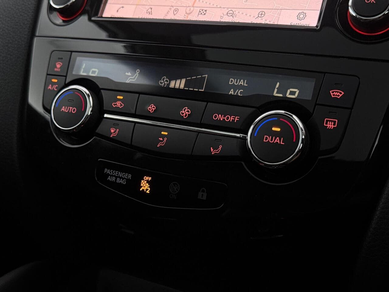 Nissan Qashqai thumbnail Infotainment System