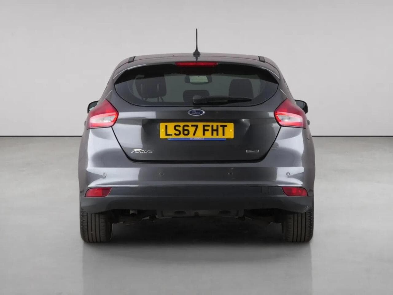 Ford Focus thumbnail Rear