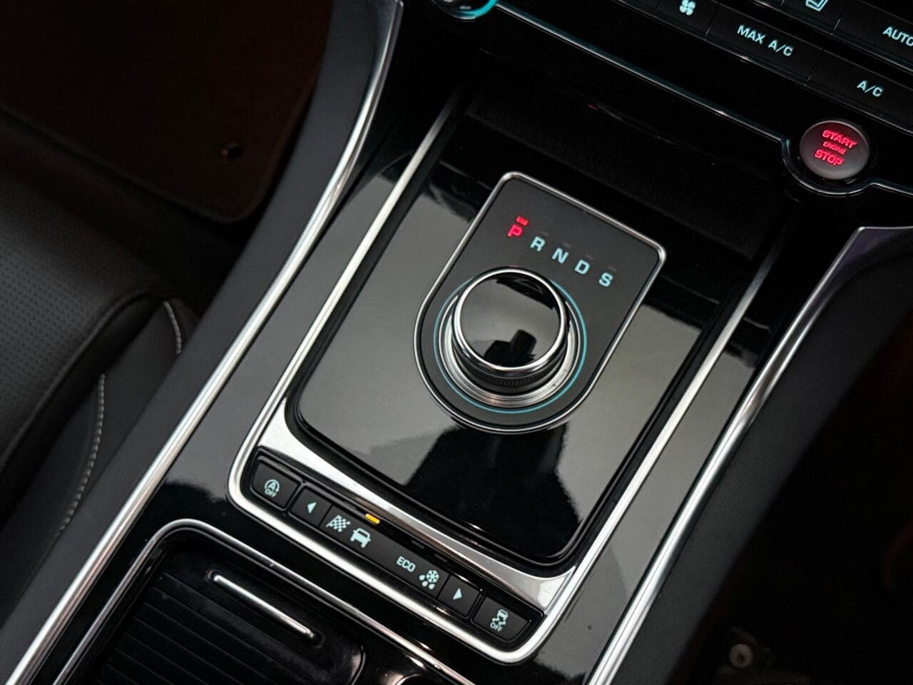 Jaguar XE thumbnail Misc Controls
