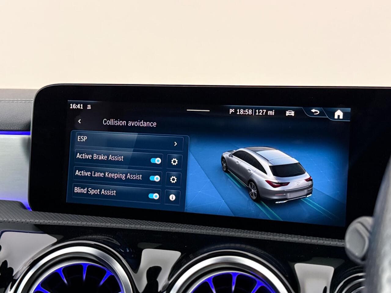 Mercedes-Benz CLA thumbnail Infotainment System