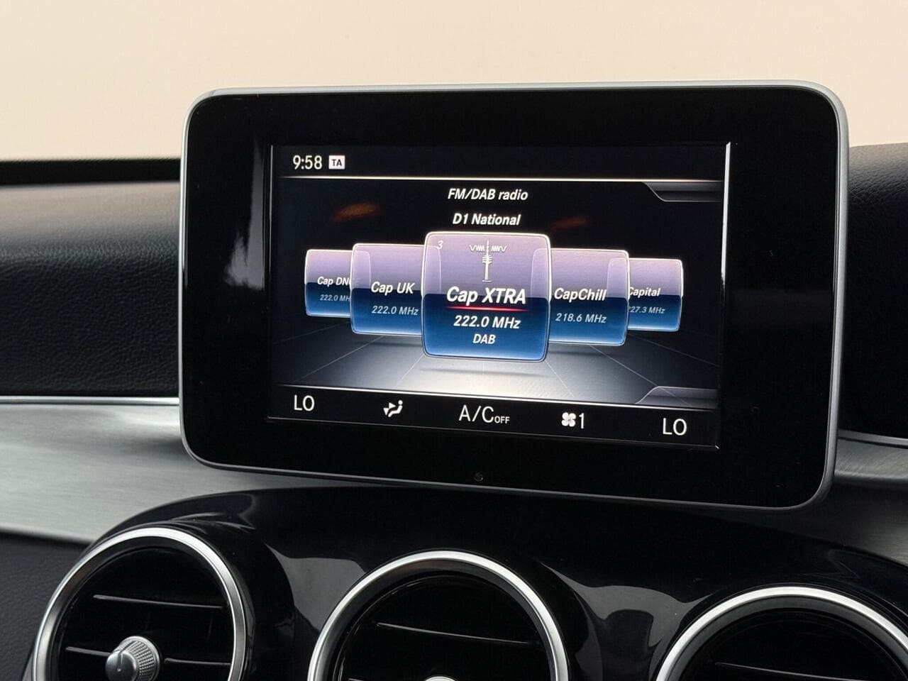 Mercedes-Benz C Class thumbnail Infotainment System