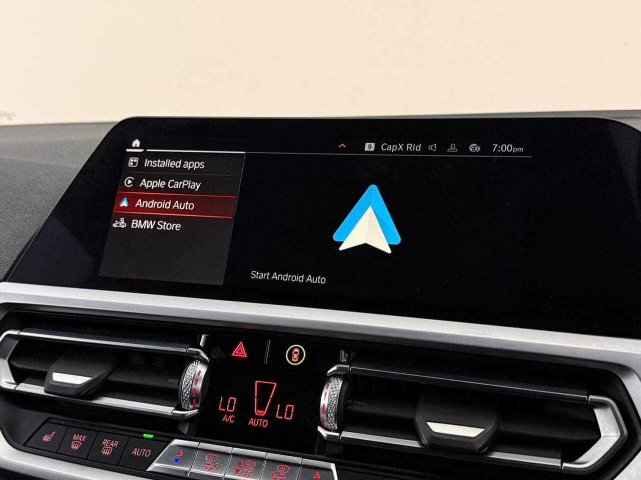 BMW 3 Series thumbnail Infotainment System